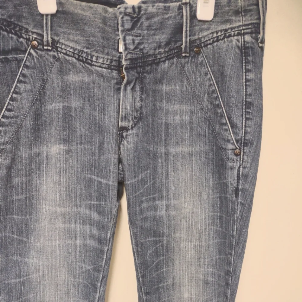 Levi's Blue Women's Dark Wash Straight Leg Denim Jeans Size 30W 32L - Picture 5 of 15